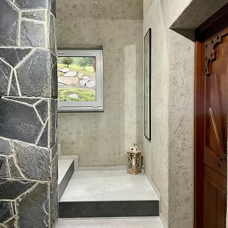 U Solusa Lupusa Villa